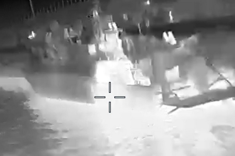 Вдале полювання: уражено десантний катер і три РЛС в окупованому Криму силами ГУР (відео)