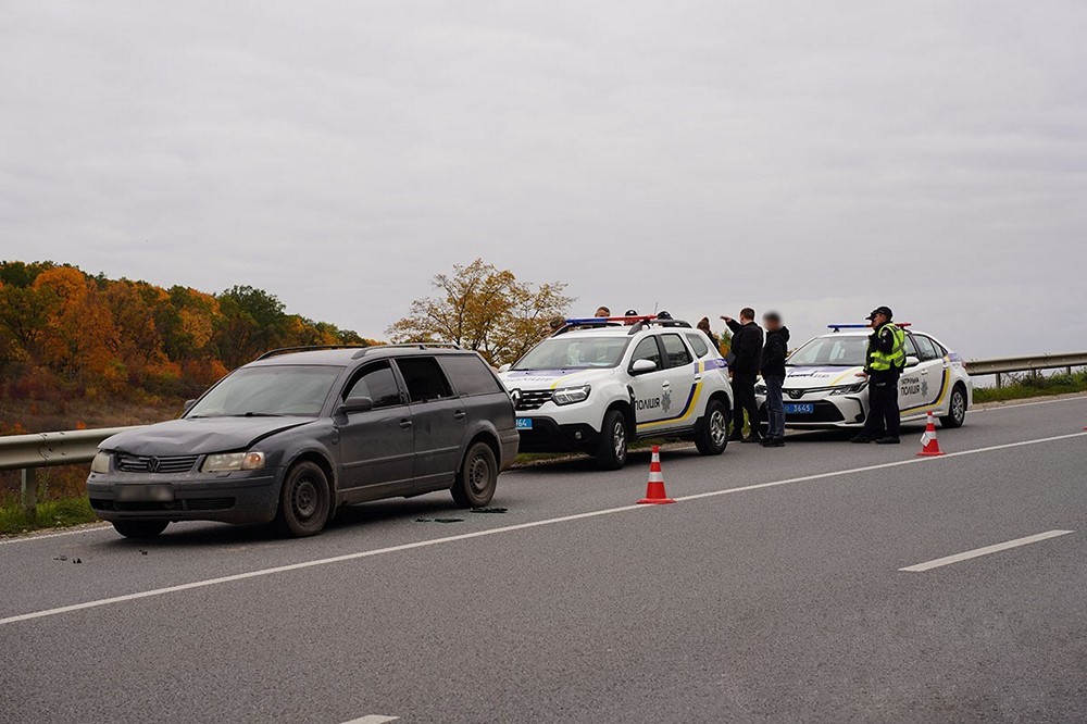 Напад на авто ТЦК на Тернопільщині 17 жовтня – двоє чоловіків допомогли втекти військовозобов’язаному 1 Напад на авто ТЦК на Тернопільщині 17 жовтня – двоє чоловіків допомогли втекти військовозобов’язаному