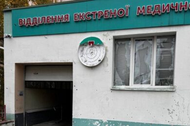 Є загиблі, серед постраждалих дитина, пошкоджено медзаклад – масований удар по Чернігівщині “шахедами”