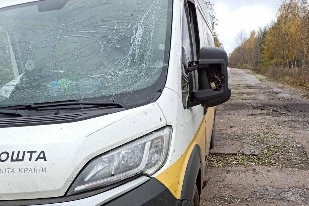 Окупанти атакували автівки «Укрпошти» на Сумщині 1 Окупанти атакували автівки «Укрпошти» на Сумщині