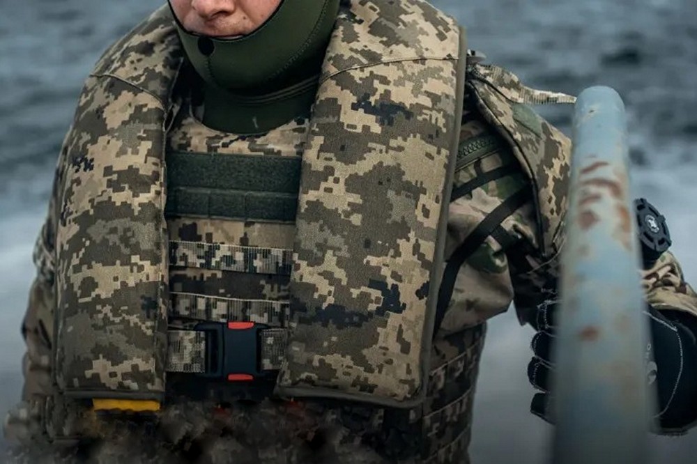 Рятують на воді навіть у повному спорядженні: ЗСУ отримають нові бронежилети