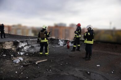 Окупанти вдарили по багатоповерхівці в Сумах – що відомо