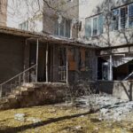 Серед поранених 9-річна дитина – окупанти вдарили по дитячій лікарні у Херсоні