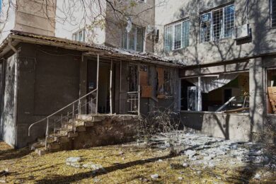 Серед поранених 9-річна дитина – окупанти вдарили по дитячій лікарні у Херсоні