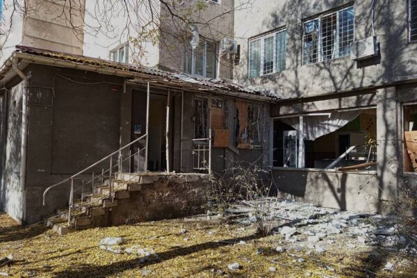Серед поранених 9-річна дитина - окупанти вдарили по дитячій лікарні у Херсоні 5 Серед поранених 9-річна дитина - окупанти вдарили по дитячій лікарні у Херсоні