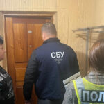 Послуги у 22 000 доларів — викрито жінку, яка наживалася на ухилянтах у Хмельницькому