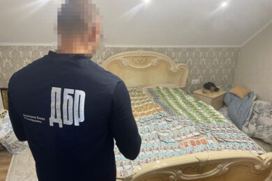 Допомагав призовникам втікати з центру комплектування – судитимуть працівника ТЦК на Закарпатті