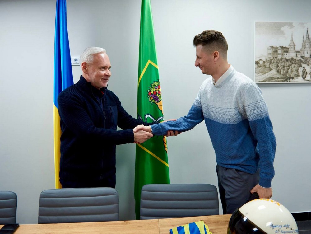Військовий ТЦК побив учителя «Захисту Вітчизни» - як його покарали (відео) Військовий ТЦК побив учителя «Захисту Вітчизни» - як його покарали (відео)