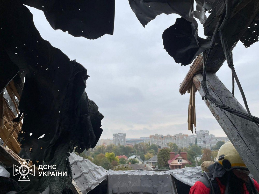 Армія РФ атакувала пологовий будинок у Сумах (фото, відео)