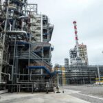 Українські дрони вперше уразили НПЗ за 2000 кілометрів, в Єкатеринбурзі евакуація, на  Бєлгородщині руйнування і загиблі (фото, відео)