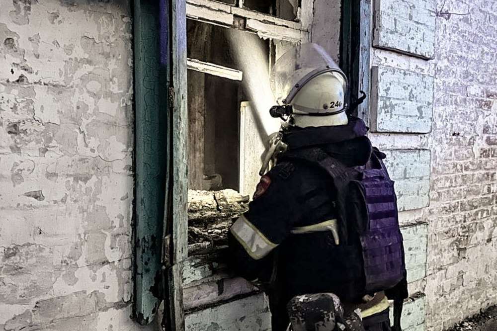 Горить будинок, є постраждалі - окупанти вдарили по Лозовій на Харківщині