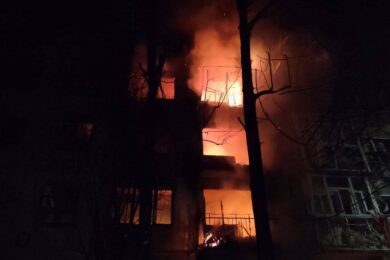 Ворог вдарив по багатоповерхівкам на