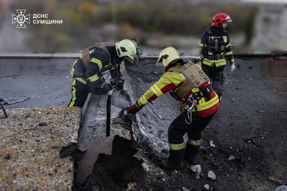 Окупанти вдарили по багатоповерхівці в Сумах – що відомо Окупанти вдарили по багатоповерхівці в Сумах – що відомо