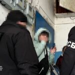 Під виглядом прибиральниці шпигувала в