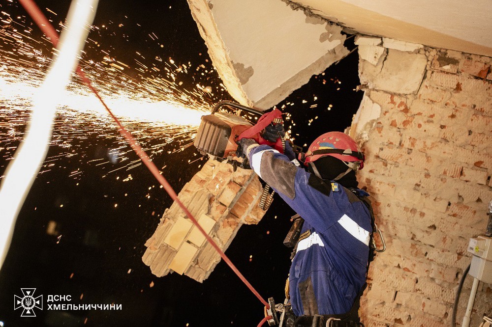 photo 2025 10 29 09 16 37 (2) Фото і відео з місця події у Хмельницькому