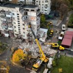 Вибух у Хмельницькому: під завалами будинку знайшли тіла людей – що відомо станом на ранок (фото, відео)