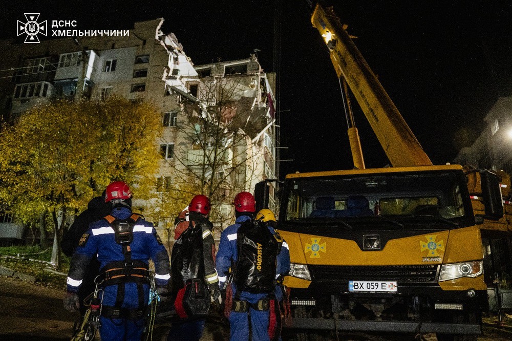 photo 2025 10 29 09 16 38 (2) Фото і відео з місця події у Хмельницькому