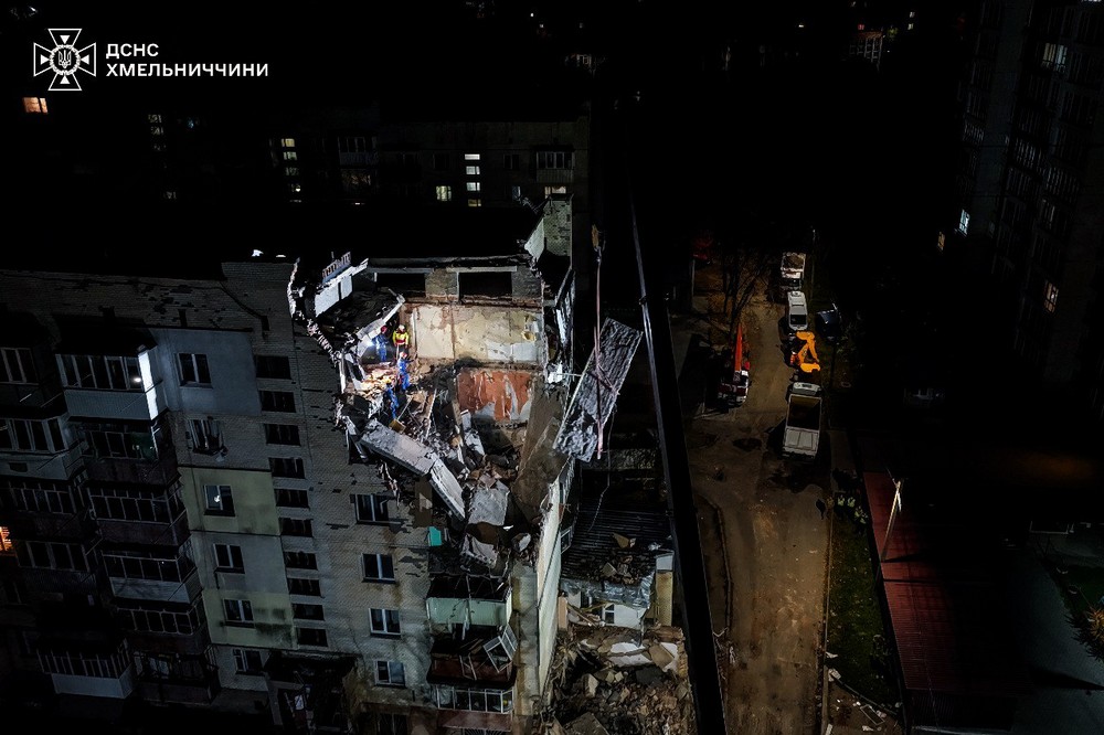 photo 2025 10 29 09 16 40 (2) Фото і відео з місця події у Хмельницькому