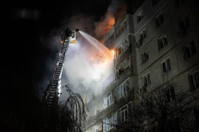 Масована нічна повітряна атака 31 жовтня: удари по залізничній інфраструктурі, виникли пожежі, серед поранених є діти – все, що відомо (фото, відео)