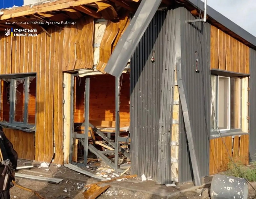 Ворогом здійснена чергова масована нічна повітряна атака 29 жовтня. Вона розпочалася ще з вечора напередодні і триває досі. Окупанти запустили по Україні велику кількість безпілотників. На жаль, не обійшлося без постраждалих і руйнувань. Виникли пожежі. Ворог знову бив по енергетиці і цивільній інфраструктурі. Ворогом здійснена чергова масована нічна повітряна атака 29 жовтня. Вона розпочалася ще з вечора напередодні і триває досі. Окупанти запустили по Україні велику кількість безпілотників. На жаль, не обійшлося без постраждалих і руйнувань. Виникли пожежі. Ворог знову бив по енергетиці і цивільній інфраструктурі.