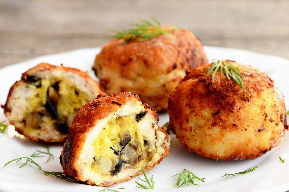 Рецепт дня: «Соковиті курячі «бомбочки» з начинкою» Рецепт дня: «Соковиті курячі «бомбочки» з начинкою»