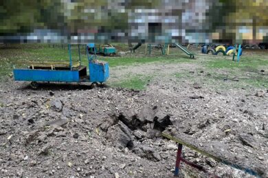 Снаряд влучив у дитячий майданчик, є загиблі і поранені – наслідки обстрілів Херсонщини