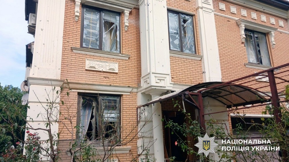 8-річному хлопчику відірвало ногу через удар дроном по авто у Херсоні: терор області посилився (фото)