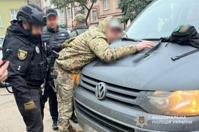 Військові на Тернопільщині незаконно затримували людей, катували, відбирали майно – поліція (фото, відео)