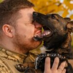 В пакеті було напівживе цуценя, але він його не кинув: історія про Віктора і Сіміка та про людяність на війні (фото)