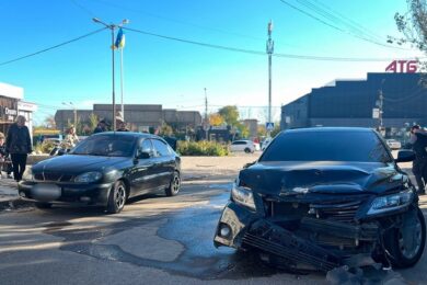 П’яний водій Toyota Camry виїхав на тротуар і збив жінку та дитину: подробиці моторошної ДТП у Баштанці
