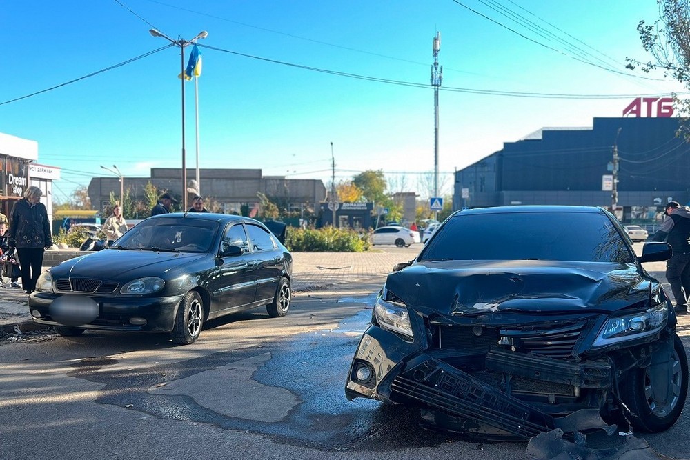 П’яний водій Toyota Camry виїхав на тротуар і збив жінку та дитину: подробиці моторошної ДТП у Баштанці 1 П’яний водій Toyota Camry виїхав на тротуар і збив жінку та дитину: подробиці моторошної ДТП у Баштанці