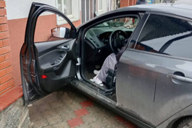 П’яна жінка збила трьох людей, потім в’їхала у Nissan, а потім – в магазин: одразу три ДТП на Черкащині скоїла водійка Ford