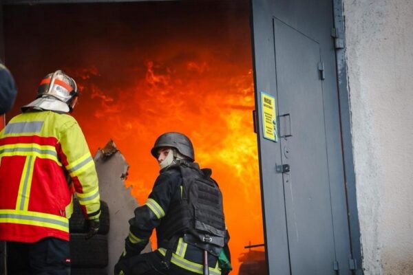 Нічна повітряна атака 12 листопада: удари по енергетиці і транспортній інфраструктурі, є жертви – все, що відомо (фото, відео)