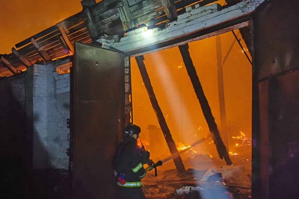 Є постраждалі, пошкоджено аптеки, кав’ярні, адмінспоруди – атака дронів на Чернігівщину