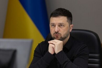 Зеленський і Туск обговорили диверсії на залізниці у Польщі