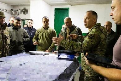 «Оточення чи блокування міст немає» – Сирський про ситуацію в Покровську та Мирнограді