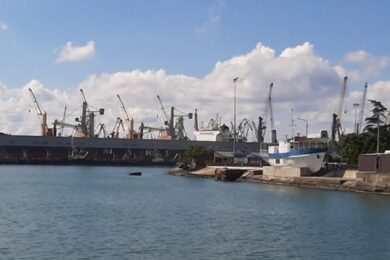 Після атак БпЛА порт Туапсе у РФ призупинив експорт палива, а місцевий НПЗ зупинився – Reuters