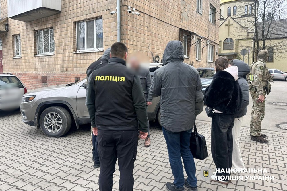 Під час обшуків було знайдено понад 2 млн грн готівкою – у Держпраці викрили системну корупцію Під час обшуків було знайдено понад 2 млн грн готівкою – у Держпраці викрили системну корупцію