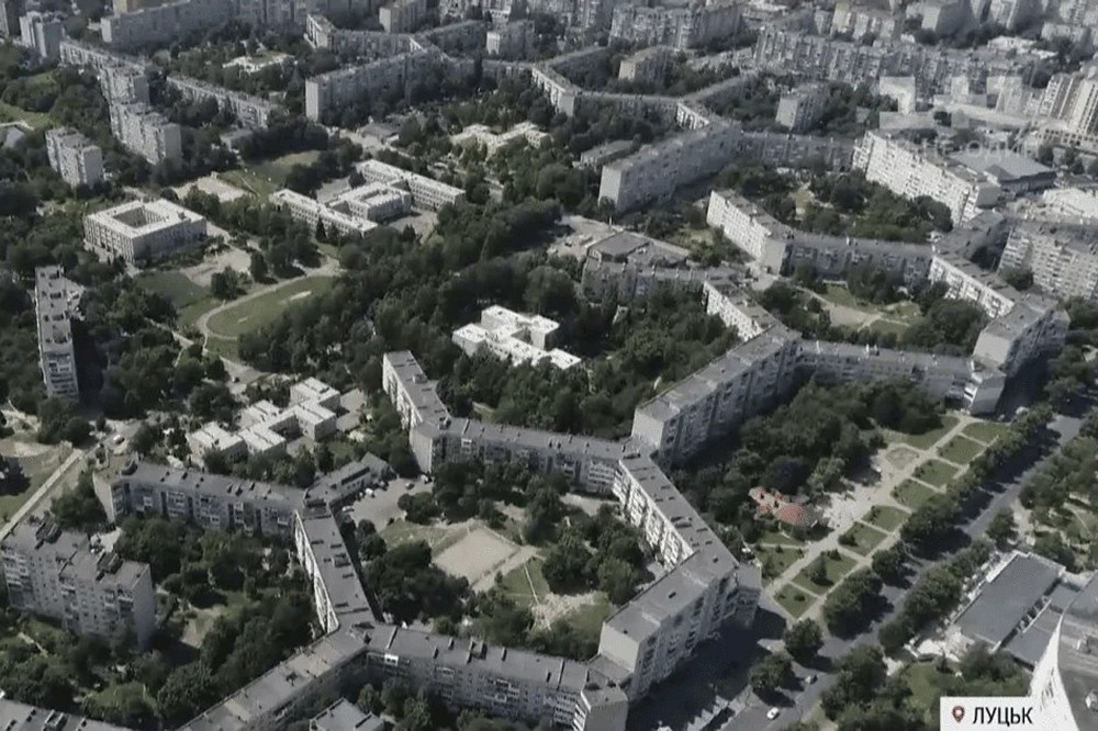 Найдовший будинок у світі знаходиться в Україні: у якому місті розташований та історія його будівництва Найдовший будинок у світі знаходиться в Україні: у якому місті розташований та історія його будівництва