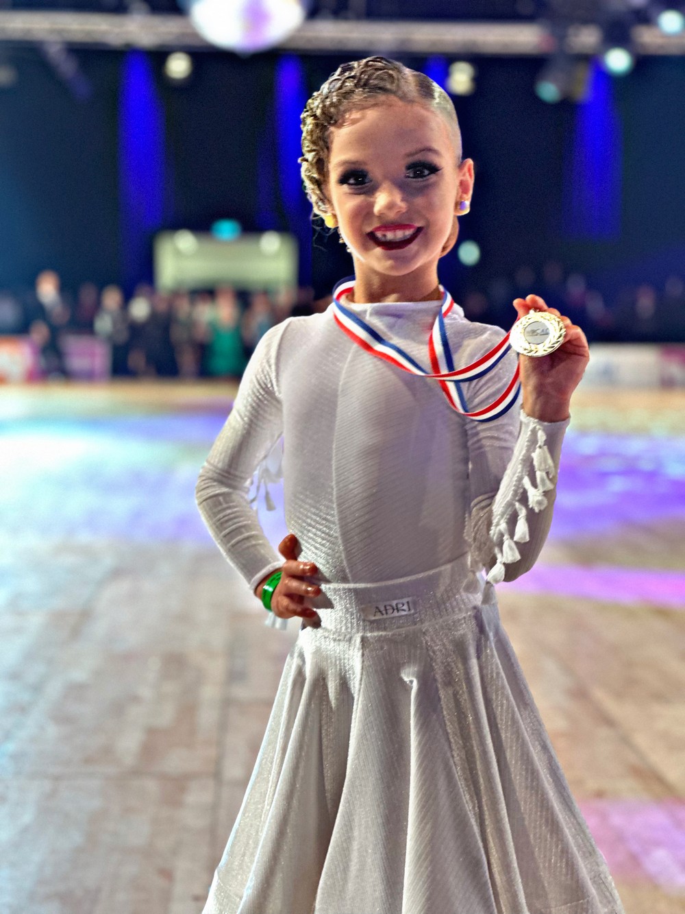 7-річна українка стала дворазовою віце-чемпіонкою світу зі спортивних бальних танців! 7-річна українка стала дворазовою віце-чемпіонкою світу зі спортивних бальних танців!