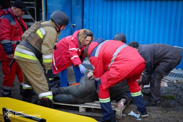 Нічна повітряна атака 13 листопада: удари по енергетиці, транспорту і курорту, є поранені – все, що відомо (фото, відео)