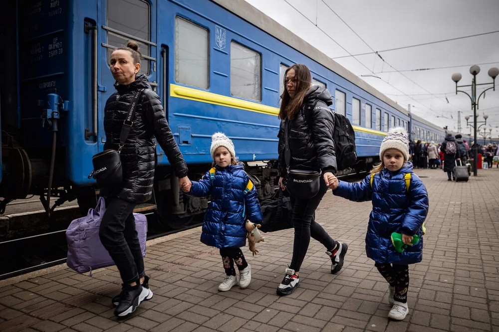 Оголошено примусову евакуацію дітей з батьками з Дніпропетровської і Запорізької областей - список населених пунктів 1 Оголошено примусову евакуацію дітей з батьками з Дніпропетровської і Запорізької областей список населених пунктів 2
