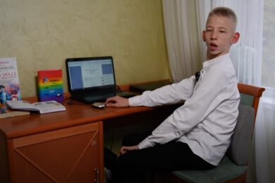 15-річний одесит з ДЦП самостійно створив підручник з фізики для вчителів