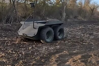 Окупанти перелякалися українського робота і видали себе — як НРК допомагають ЗСУ на полі бою