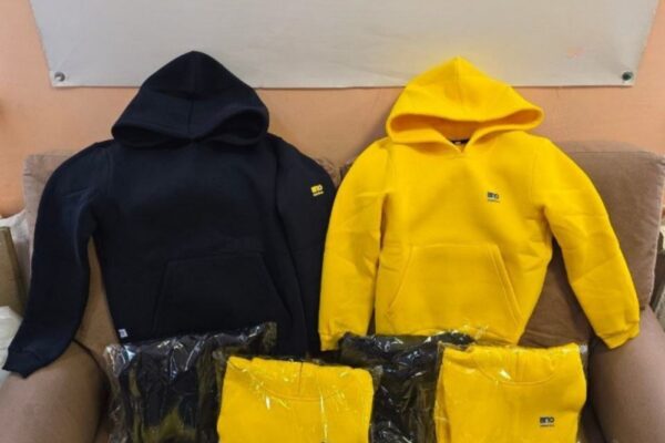 Відкрита реєстрація на теплі худі для дітей ВПО у нових містах – як подати заявку