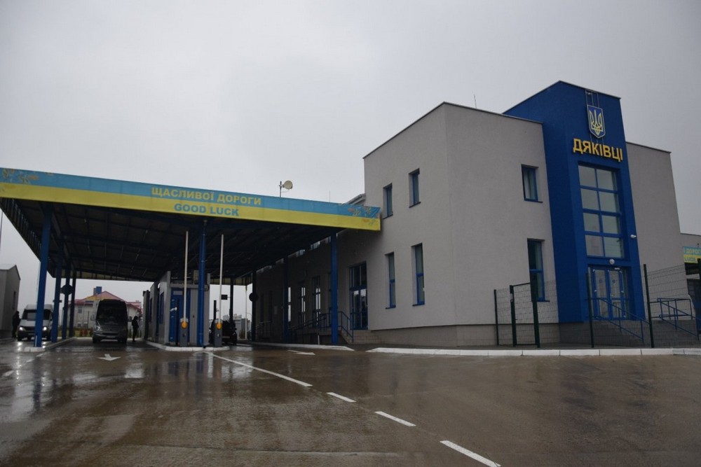 Через удар по енергетиці не працює пункт пропуску «Дяківці» на кордоні з Румунією
