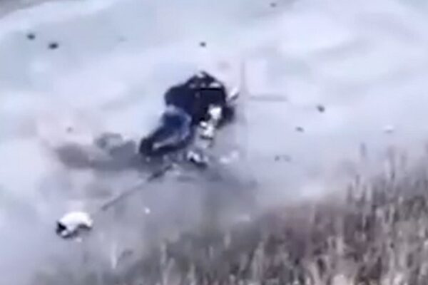 Окупанти цілеспрямовано вбили двох цивільних і собаку, які рухалися дорогою під білим прапором, на Харківщині (відео)