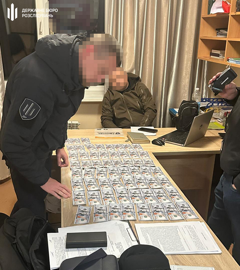 Вимагав гроші у курсантів – викрито посадовця одеської Військової академії 