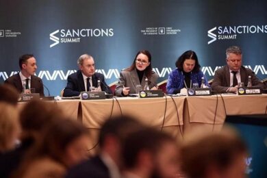 У Києві розпочав роботу перший Санкційний саміт