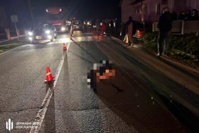 Суддя на Lexus збила двох людей на «зебрі»: смертельна ДТП на Прикарпатті – подробиці і фото